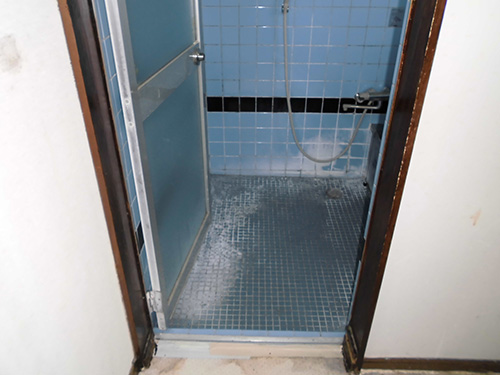 ユニットバスへ扉施工前