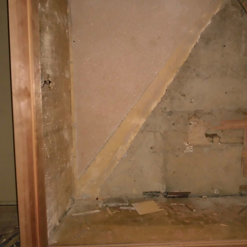 戸建て階段リフォーム　壁の撤去